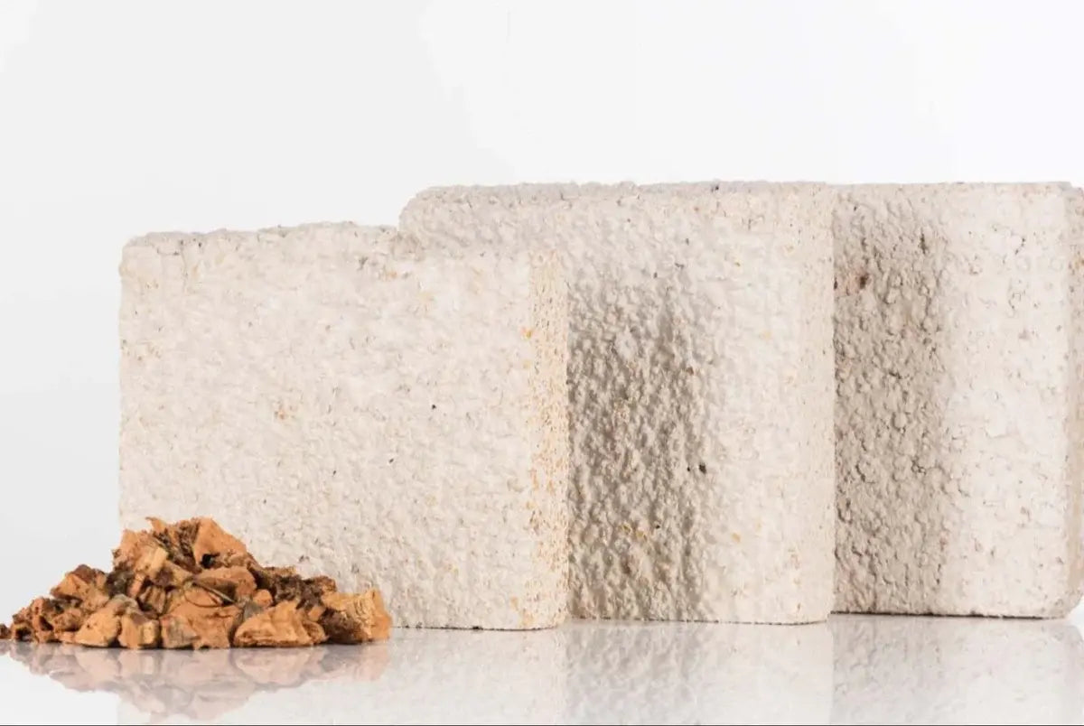 thermactive blocks with raw cork granules
