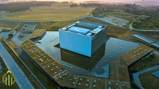 This image depicts the Covilhã Data Center, showcasing how sustainable materials can be used in commercial construction.
