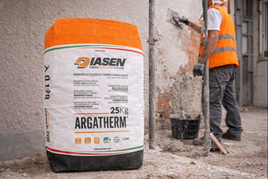 Argatherm 25 kg bag with wall skimming in progress behind